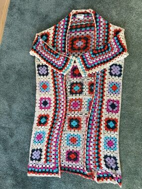 POL Multicolor Crochet Granny-Square Cardigan in Cream, Red, Pink, Blue